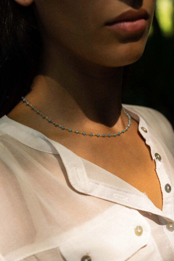 colar pedrinhas turqueza